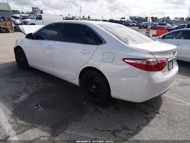 Toyota CAMRY LE 2015 4T4BF1FK0FR461885 Image 3