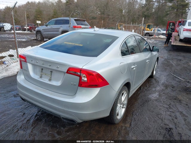 2015 VOLVO S60 YV126MFK9F1357262 Photo 3