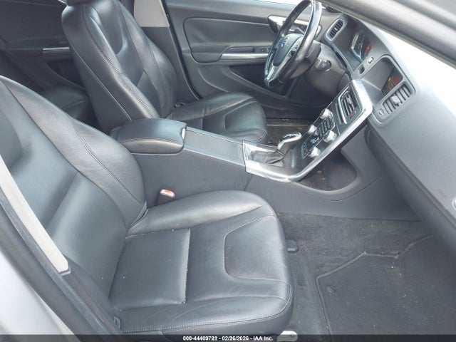 2015 VOLVO S60 YV126MFK9F1357262 Photo 4