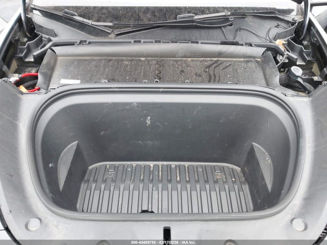 Продажа на аукционе авто 2024 Tesla Model Y Long Range Dual Motor All-wheel Drive, vin: 7SAYGAEE7RF027187, номер лота: 44409755