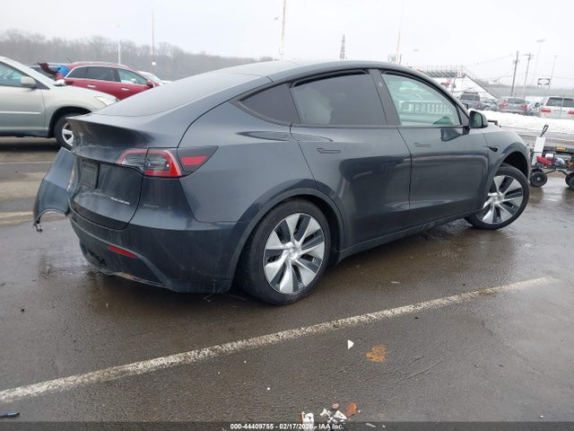 Продажа на аукционе авто 2024 Tesla Model Y Long Range Dual Motor All-wheel Drive, vin: 7SAYGAEE7RF027187, номер лота: 44409755