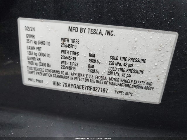 Продажа на аукционе авто 2024 Tesla Model Y Long Range Dual Motor All-wheel Drive, vin: 7SAYGAEE7RF027187, номер лота: 44409755