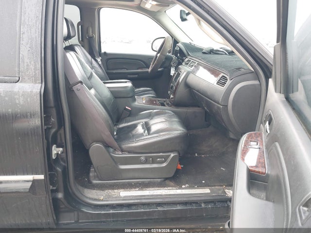 44409761 :رقم المزاد ، 1GKFK63868J176960 vin ، 2008 Gmc Yukon Denali مزاد بيع