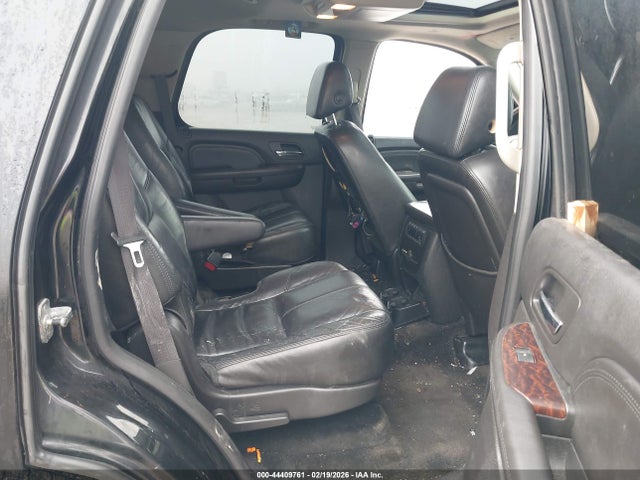 44409761 :رقم المزاد ، 1GKFK63868J176960 vin ، 2008 Gmc Yukon Denali مزاد بيع