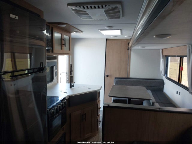 44409777 :رقم المزاد ، 4X4TCKE23PX160170 vin ، 2023 Forest River Cherokee Grey Wolf 29te Travel Trailer مزاد بيع