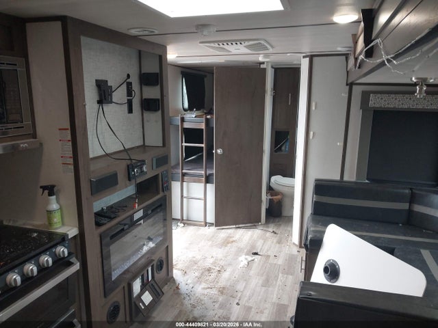 44409821 :رقم المزاد ، 4X4TSBY23LU085691 vin ، 2020 Forest River Salem Hemisphere مزاد بيع