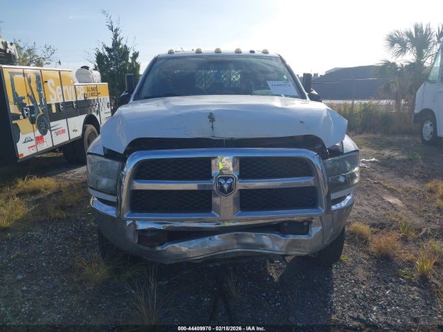 44409970 :رقم المزاد ، 3C63RRHL5DG550454 vin ، 2013 Ram 3500 Slt مزاد بيع