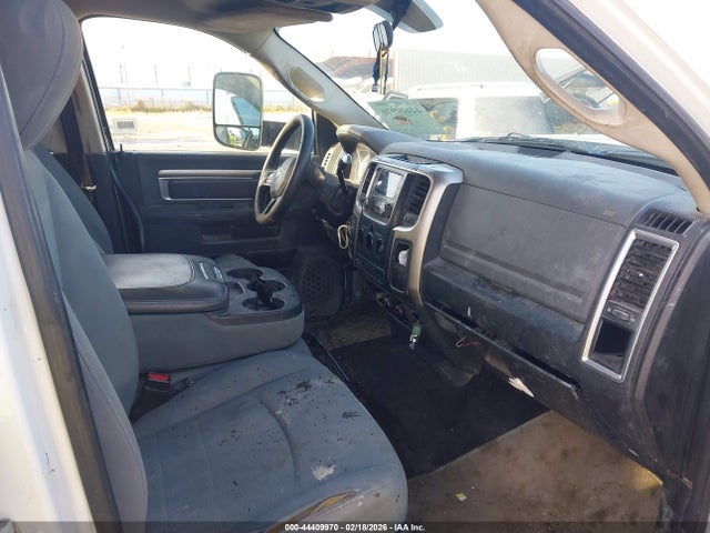44409970 :رقم المزاد ، 3C63RRHL5DG550454 vin ، 2013 Ram 3500 Slt مزاد بيع