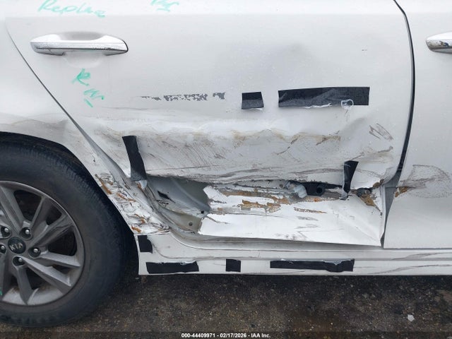 5XXGT4L32LG422762 KIA Optima Lx