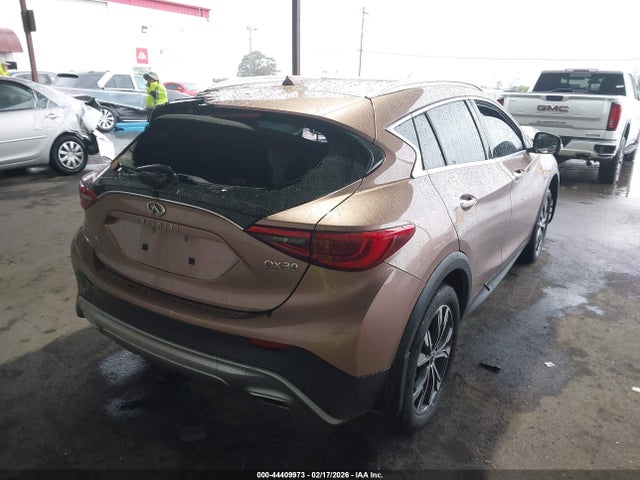 2018 INFINITI QX30 SJKCH5CR5JA057235 Photo 3