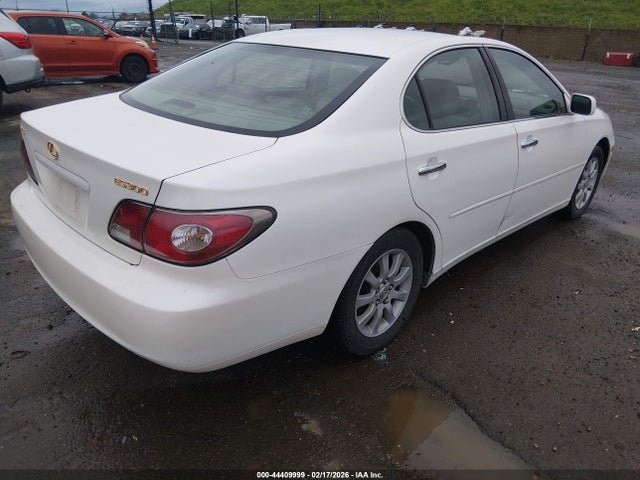 2002 LEXUS ES 300 JTHBF30G820020052 Photo 3