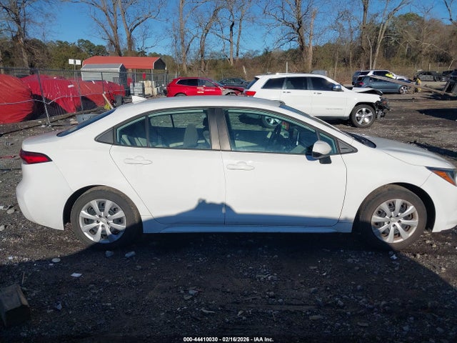 Продажа на аукционе авто 2021 Toyota Corolla Le, vin: 5YFEPMAE5MP230700, номер лота: 44410030