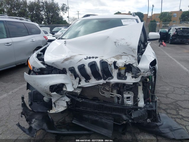 Продажа на аукционе авто 2018 Jeep Cherokee Latitude Fwd, vin: 1C4PJLCB1JD596756, номер лота: 44410140