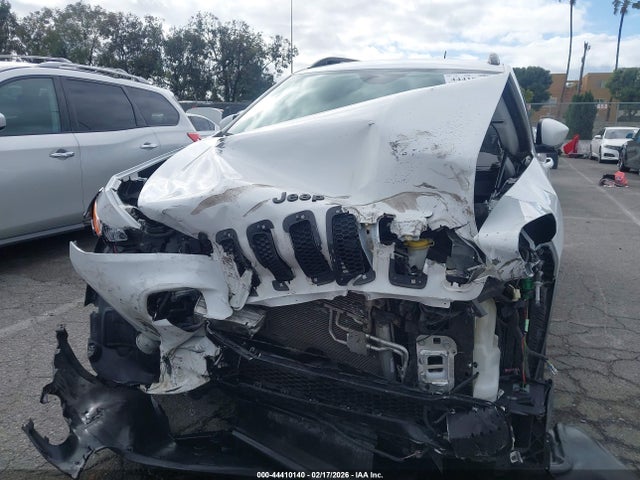 Продажа на аукционе авто 2018 Jeep Cherokee Latitude Fwd, vin: 1C4PJLCB1JD596756, номер лота: 44410140