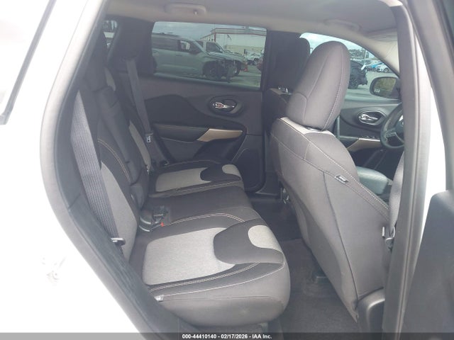 Продажа на аукционе авто 2018 Jeep Cherokee Latitude Fwd, vin: 1C4PJLCB1JD596756, номер лота: 44410140