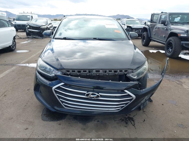 5NPD74LF2JH383464 Hyundai ELANTRA SE