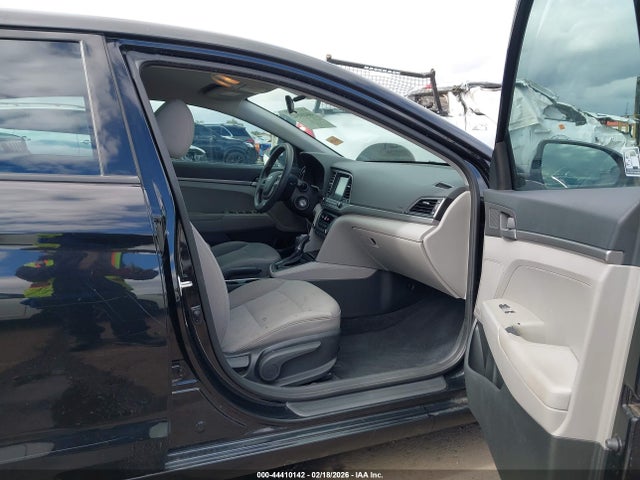 5NPD74LF2JH383464 Hyundai ELANTRA SE
