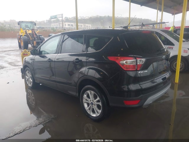 2017 FORD ESCAPE 1FMCU9GD4HUC52011 Photo 2