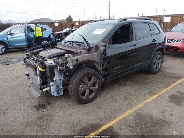 Продажа на аукционе авто 2017 Jeep Cherokee 75th Anniversary Edition 4x4, vin: 1C4PJMCS7HW546304, номер лота: 44410194