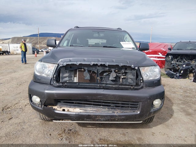 44410199 :رقم المزاد ، 5TDBW5G12FS118947 vin ، 2015 Toyota Sequoia Sr5 5.7l V8 مزاد بيع