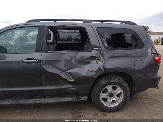 44410199 :رقم المزاد ، 5TDBW5G12FS118947 vin ، 2015 Toyota Sequoia Sr5 5.7l V8 مزاد بيع