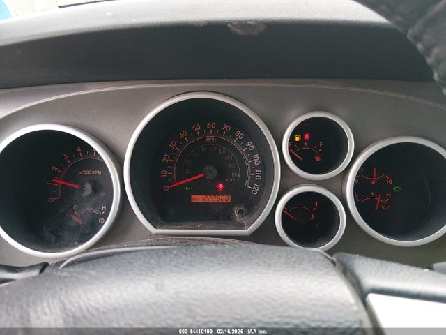 44410199 :رقم المزاد ، 5TDBW5G12FS118947 vin ، 2015 Toyota Sequoia Sr5 5.7l V8 مزاد بيع