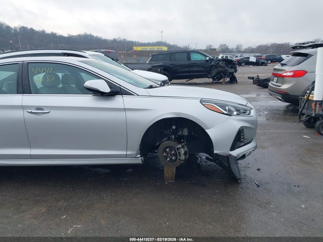 Продажа на аукционе авто 2018 Hyundai Sonata Sel, vin: 5NPE34AF2JH632106, номер лота: 44410237