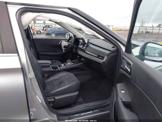 2022 MITSUBISHI OUTLANDER JA4J4UA88NZ021874 Photo 4