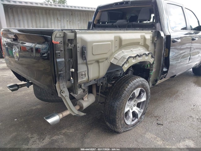 1C6RREJT9KN507415 RAM 1500 Laramie 4x2 5&#039;7 Box