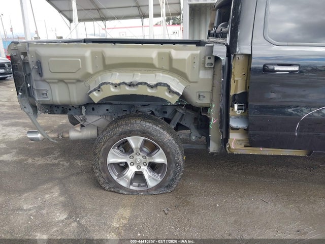 1C6RREJT9KN507415 RAM 1500 Laramie 4x2 5&#039;7 Box