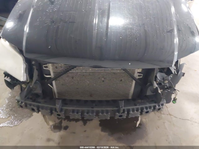 Продажа на аукционе авто 2011 Chrysler Town & Country Touring-l, vin: 2A4RR8DG9BR649611, номер лота: 44410266