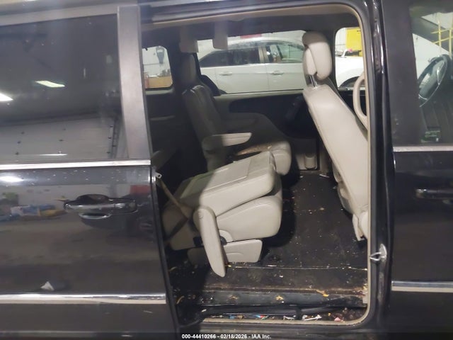 Продажа на аукционе авто 2011 Chrysler Town & Country Touring-l, vin: 2A4RR8DG9BR649611, номер лота: 44410266