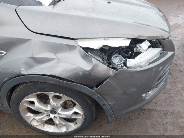 1FMCU9J95EUA57289 Ford Escape Titanium