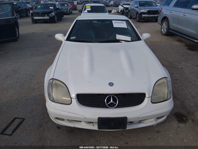 44410303 :رقم المزاد ، WDBKK65F12F251255 vin ، 2002 Mercedes-benz Slk 320 مزاد بيع