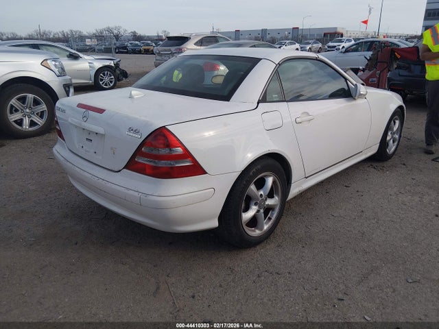 44410303 :رقم المزاد ، WDBKK65F12F251255 vin ، 2002 Mercedes-benz Slk 320 مزاد بيع