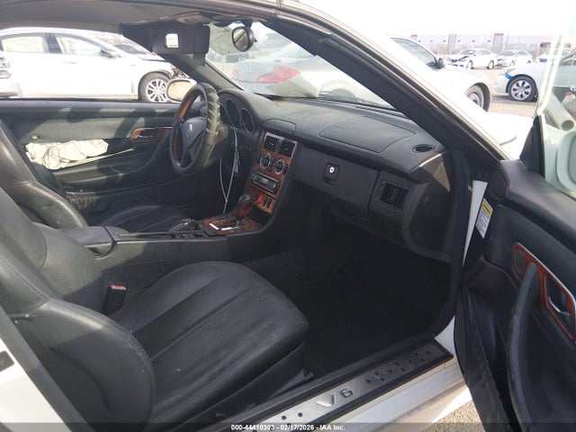 44410303 :رقم المزاد ، WDBKK65F12F251255 vin ، 2002 Mercedes-benz Slk 320 مزاد بيع