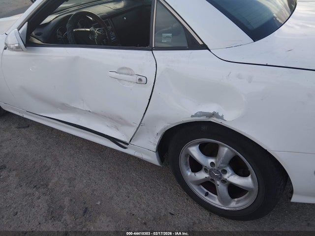 44410303 :رقم المزاد ، WDBKK65F12F251255 vin ، 2002 Mercedes-benz Slk 320 مزاد بيع