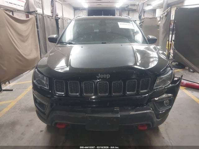 3C4NJDDBXJT207344 Jeep Compass Trailhawk 4x4