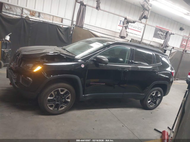 3C4NJDDBXJT207344 Jeep Compass Trailhawk 4x4