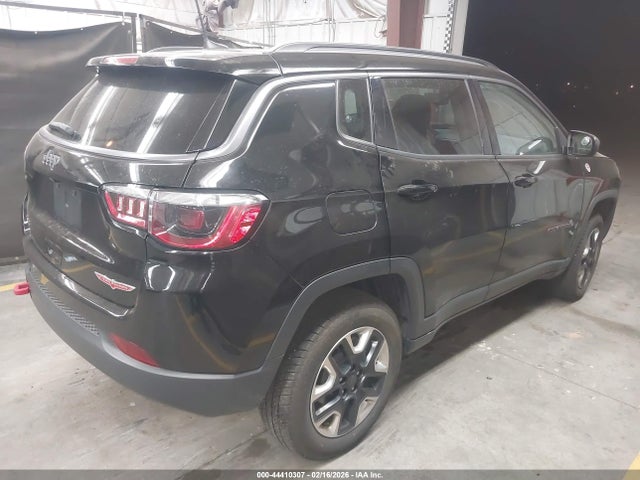 3C4NJDDBXJT207344 Jeep Compass Trailhawk 4x4