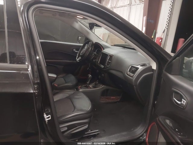 3C4NJDDBXJT207344 Jeep Compass Trailhawk 4x4