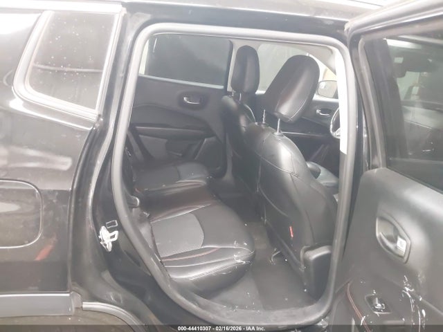 3C4NJDDBXJT207344 Jeep Compass Trailhawk 4x4