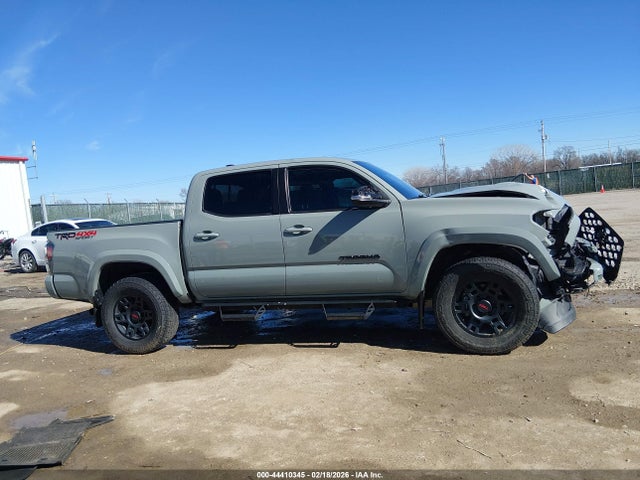 3TMCZ5AN7NM457676 Toyota Tacoma Trd Sport