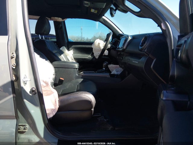3TMCZ5AN7NM457676 Toyota Tacoma Trd Sport