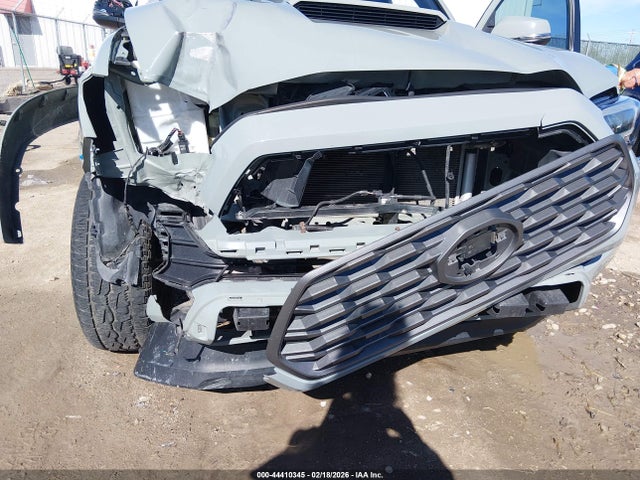 3TMCZ5AN7NM457676 Toyota Tacoma Trd Sport
