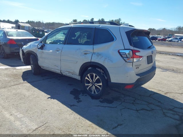 2019 SUBARU FORESTER JF2SKASC7KH488899 Photo 2
