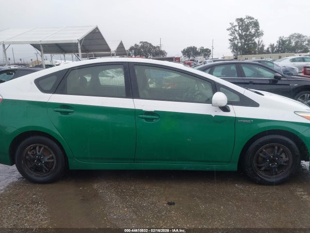 JTDKN3DU1E1804169 Toyota Prius Two