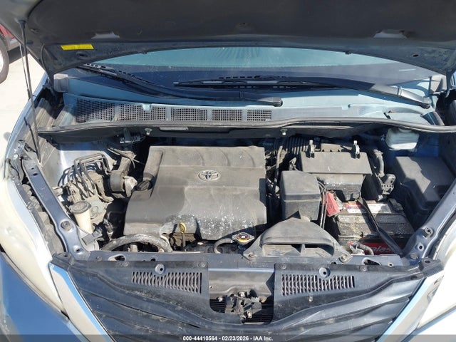 5TDKK3DC8ES410946 Toyota Sienna Le V6 8 Passenger