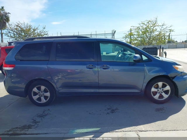 5TDKK3DC8ES410946 Toyota Sienna Le V6 8 Passenger