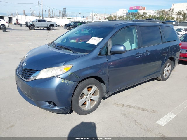 5TDKK3DC8ES410946 Toyota Sienna Le V6 8 Passenger